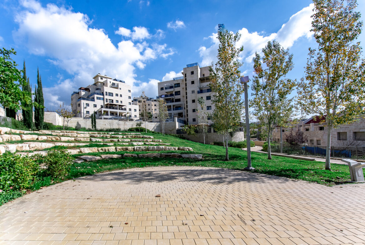 realty agents ramat beit shemesh
